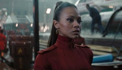 Zoe Saldana Ngaku Bakal Happy Banget kalau Diajak Main Star Trek Lagi
