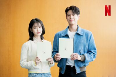 IU dan Park Bo Gum Konfirmasi Bintangi Drama Terbaru When Life Gives You Tangerines
