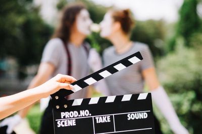 Mengenal 8 Sequence dalam Film: Membongkar Keajaiban Meet-Cute dan False Belief