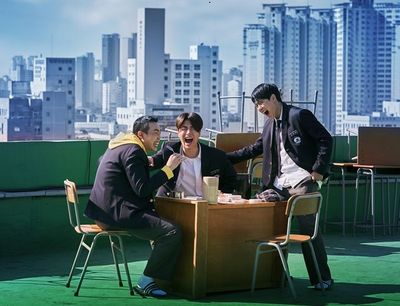 Rilis Poster Baru, Junhoe iKON dan Jo Byeong Gyu Jadi Anak SMA Di Film Fantasi Time Traveller Again 1997