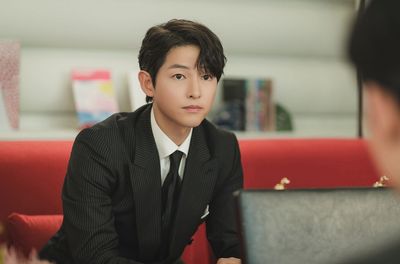 Song Joong Ki Ngaku Langsung Setuju Ditawari Peran Vincenzo di Drama Queen of Tears : Aku Sangat Menikmatinya