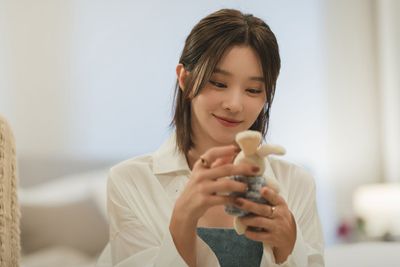 Lee Joo Bin Berbagi Wawasan tentang Karakter Cheon Da Hye di Queen of Tears : Aku Tidak Menganggapnya sebagai Penjahat