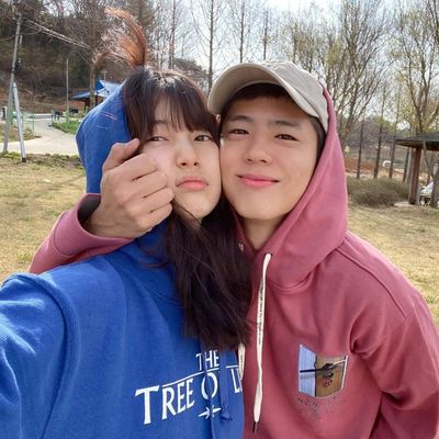 Manisnya Pertemanan Suzy dan Park Bo Gum, Jadi Pembawa Acara Hingga Main Film Bareng