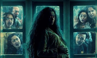 Review Rumah Dinas Bapak , Film Horor Kisah Nyata yang Bikin Ngakak