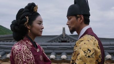 5 Poin Penting di The Queen Who Crowns Episode 9-10, Drakor Sejarah Terbaru yang Hampir Tamat!