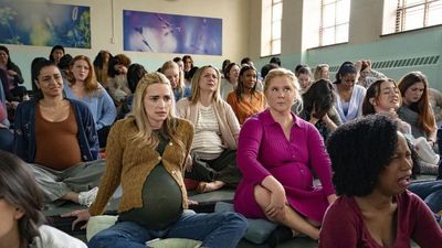 Sinopsis Kinda Pregnant , Film Komedi Terbaru Netflix: Dijamin Bikin Ngakak!