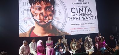 Film Cinta Tak Pernah Tepat Waktu , Kisah Cinta Pria yang Dekat dengan Realitas Kehidupan