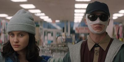 Review Film Looks That Kill : Nasib Wajah Terlalu Tampan!