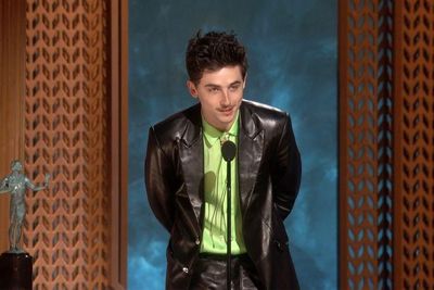 Timothee Chalamet Raih Penghargaan Aktor Termuda di SGA Awards 2025