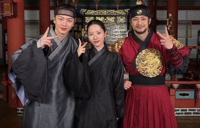 Yook Sungjae, Bona WJSN, Kim Ji Hoon, dan Lainnya Reading Naskah Drama Baru The Haunted Palace