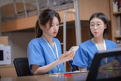 3 Poin Penting Resident Playbook Episode 1 dan 2, Drama Medis Terbaru 2025