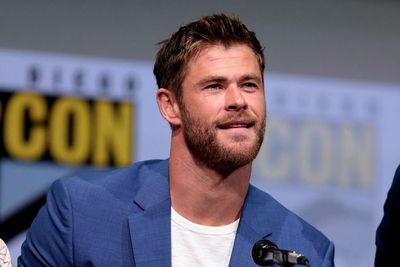 Chris Hemsworth Akan Bintangi Film Thriller Subversion