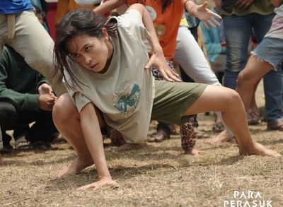 First Look Film Para Perasuk : Maudy Ayunda Terlihat Beda Beradegan Trance