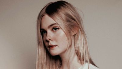 Elle Fanning Resmi Perankan Effie Trinket di Prekuel The Hunger Games!