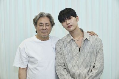 Drama Terbaru Netflix Notes From The Last Row Umumkan Pemainnya, Ada Choi Min Sik dan Choi Hyun Wook!