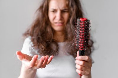 Yuk, Cegah Rambut Rontok dengan Konsumsi Makanan Kaya Nutrisi Berikut!