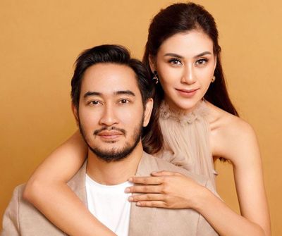 Photoshoot Syahnaz Jeje Usai Huru-hara Perselingkuhan, Pelukan Pamer Cincin