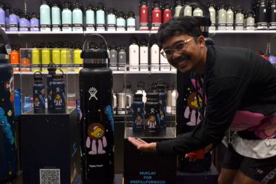 Karakter Surealis Khas Muklay Jadi Desain Tumbler, Hasilnya Keren!