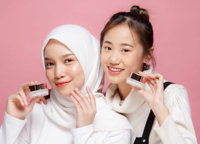 Ternyata Ini Rahasia Kulit Glowy Sebening Artis Korea Menurut Nayeon