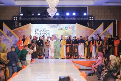 Bak Model Internasional, Para Peragawati Tampil Anggun di Moslem Fashion Week Parepare