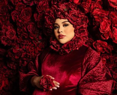 Maternity Photoshoot, Aurel Hermansyah Kamuflase Jadi Bunga Mawar