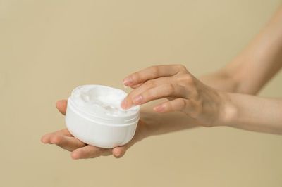 Ilmuwan Kembangkan Krim Kulit Super-Melanin yang Bisa Pulihkan Kerusakan Akibat Sinar Matahari