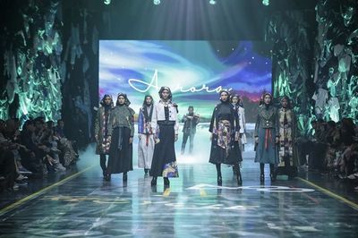 Keragaman Modest Wear dengan Wastra dan Konsep Sustainability di Panggung SPOTLIGHT Indonesia 2023 – Culture: Then and Now