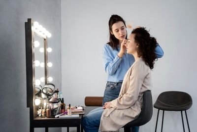 4 Tips Jitu Pilih MUA untuk Acara Spesial, Simak Biar Hasilnya Gak Zonk!