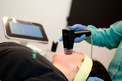 Penyebab dan Cara Mengatasi Penuaan Dini dengan Treatment Terkemuka ala Hollywood