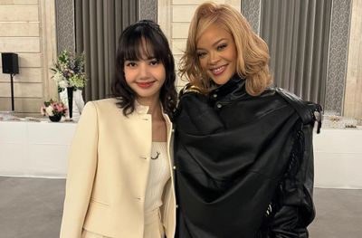 Potret Lisa BLACKPINK Pose Bareng Rihanna Bikin Penggemar Heboh, Netizen: OMG Two Queen!
