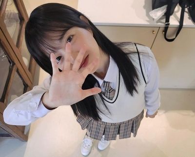 Park Bo Young Unggah Foto Pake Baju Seragam Sekolah, Netizen: Masih Cocok Jadi Anak Sekolah
