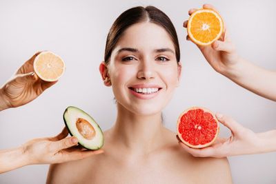 10 Rekomendasi Buah yang Bagus untuk Kulit