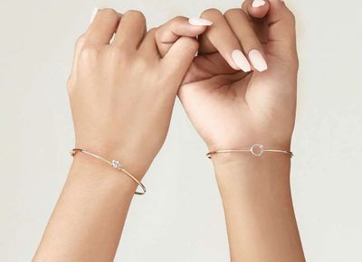 Tips Jitu Memilih Gelang untuk Lengan Besar dan Bulat, Biar Tampil Stylish dan Percaya Diri