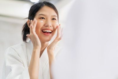 5 Manfaat Moisturizer bagi Wajah, Cegah Kulit Kering hingga Menenangkan Kulit Sensitif