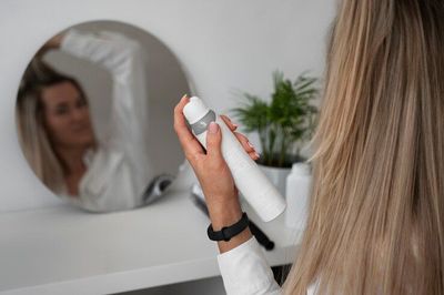 Terbukti Lebih Praktis, Inilah 5 Alasan Mengapa Anda Harus Pakai Dry Shampoo Mulai Sekarang!