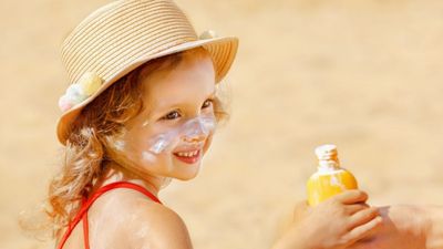 Perbedaan SPF dan PA pada Sunscreen untuk Lindungi Kulit Si Kecil, Wajib Tahu!