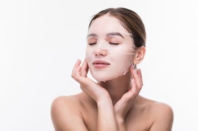 Apakah Sheet Mask Terbukti Bermanfaat Bagi Kulit Wajah? Ini 4 faktanya