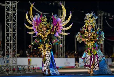 Sebanyak 20 Busana JFC Ini Dibuat Dari Kantong Pupuk, Unik Upaya Dukung UMKM