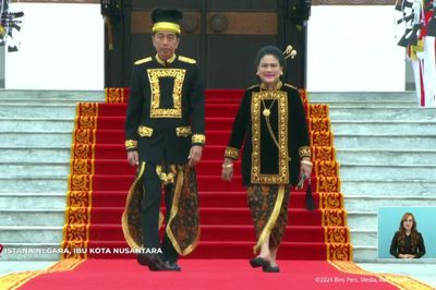 Presiden Jokowi dan Iriana Kenakan Pakaian Adat Kustin, Khas Kalimantan Timur