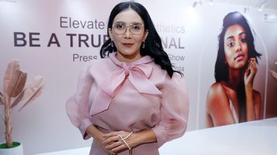 Rieke Diah Pitaloka Jaga Kecantikan Alami Demi Dapatkan Jodoh