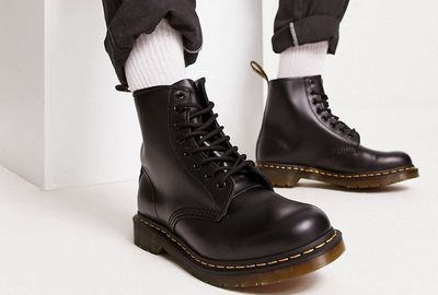 Mengungkap Sejarah dan Perkembangan Sepatu Docmart, dari Klaus Martens hingga Tren Fashion Global