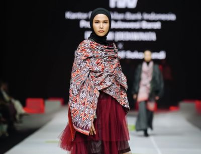 Surganya Modest Fashion Lokal, JMFW 2025 Tembus Transaksi Rp318 Miliar