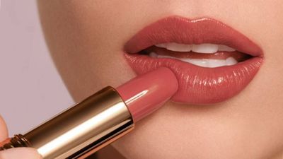 5 Warna Lipstik Terbaik untuk Kulit dengan Tone Cool
