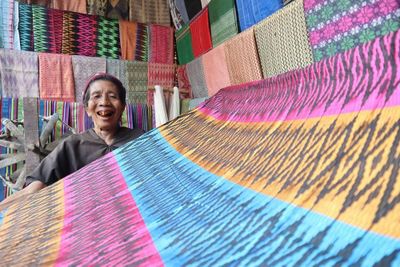 Kain Tenun Songket Lombok, Keindahan Warisan Budaya Nusantara dari Kepulauan Sunda Kecil