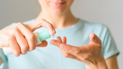 Ingin Kulit Tetap Cantik selama Traveling? Coba 5 Tips Dermatologis Ini