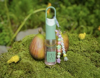 Rahasia Wajah Glowing 2025, Rutin Pakai Serum Air Zamzam dan Ekstrak Buah Tin