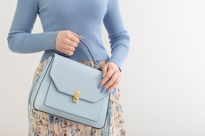 7 Rekomendasi Tas Warna Cerah yang Cocok Buat Ngampus dan Ngantor