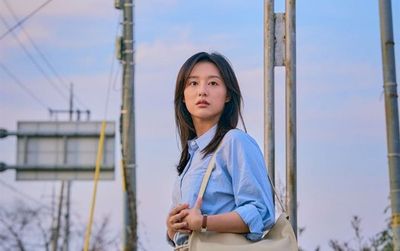 5 Inspirasi Outfit Kuliah ala Cewek Drama Korea, Biar ke Kampus Tetap Stylish!