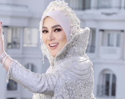 Wajahnya Terlihat Besar di Foto Cannes 2025, Syahrini: Jehong Muka Saya Segede Rumah