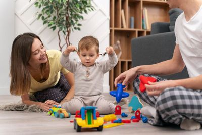Menstimulasi Anak Bisa dengan Mainan, Intip Yuk Manfaatnya